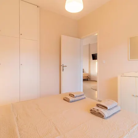 Properstay 101 - Casa Leonardo Chalkidiki شقة بوليخرونو