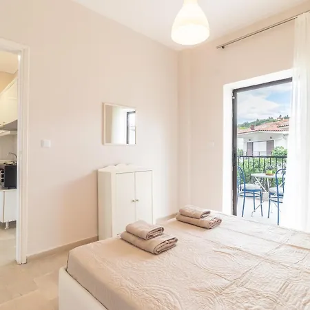 Properstay 101 - Casa Leonardo Chalkidiki شقة بوليخرونو