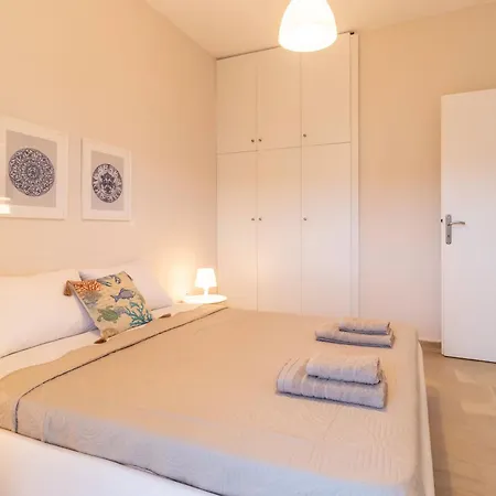 Properstay 101 - Casa Leonardo Chalkidiki شقة بوليخرونو