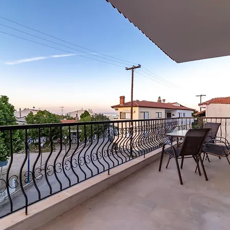 Properstay 101 - Casa Leonardo Chalkidiki بوليخرونو